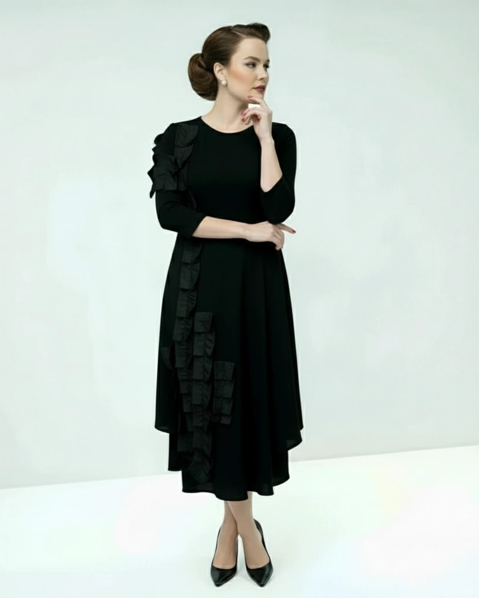 Haljina LUNA – elegantna crna midi haljina s volanima i tročetvrt rukavima