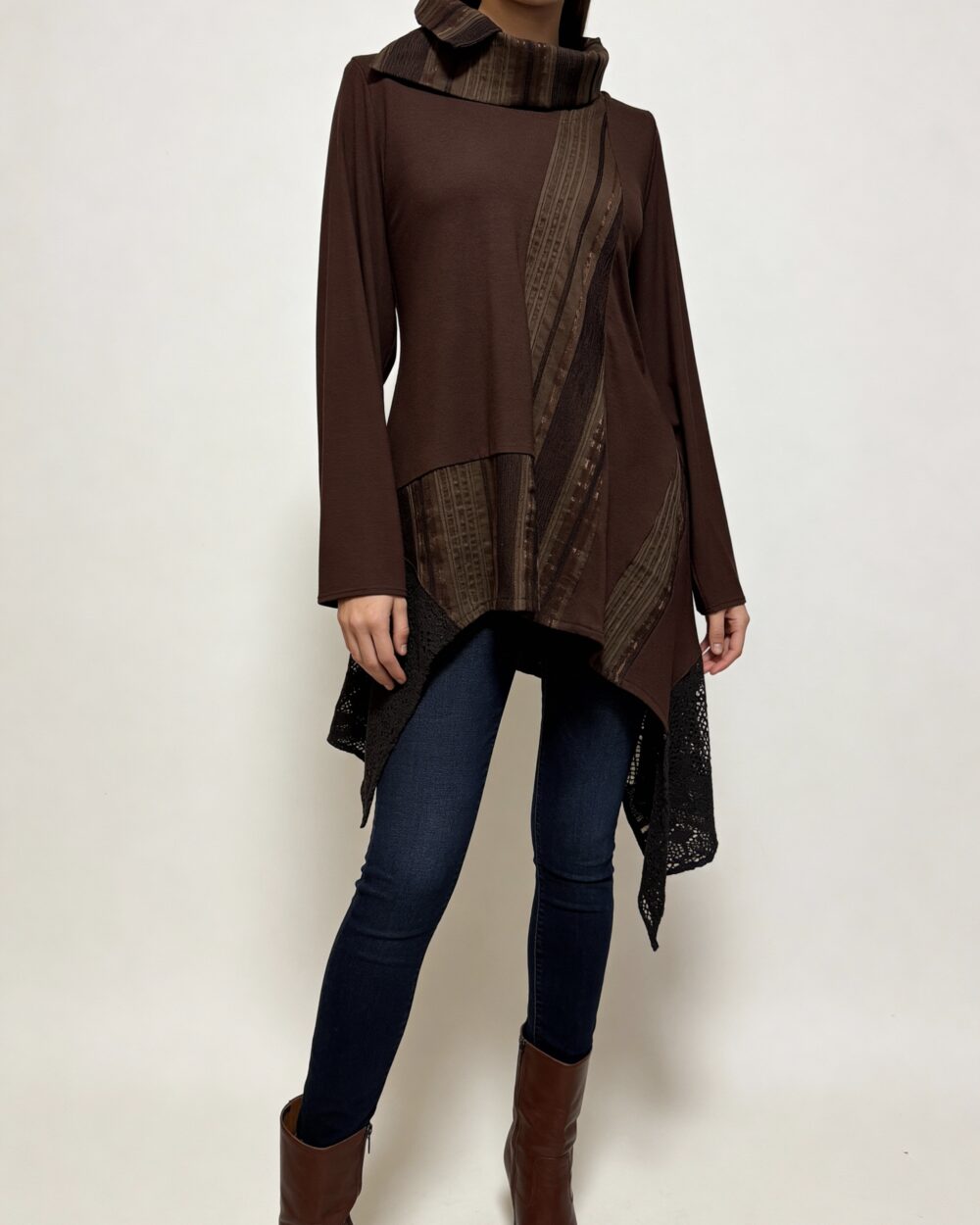 Prednji dio Tunike Bony s fluidnim asimetričnim linijama