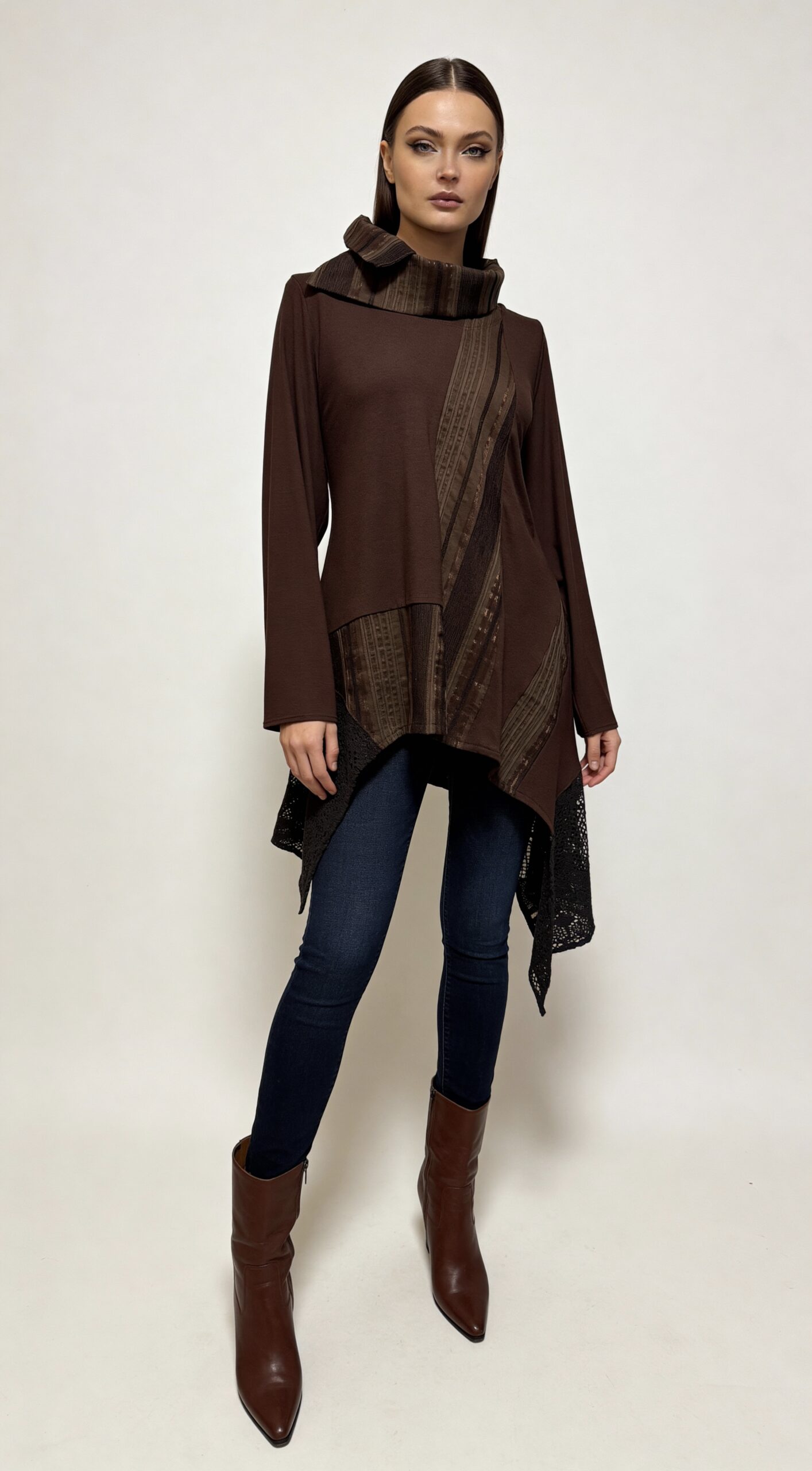 Prednji dio Tunike Bony s fluidnim asimetričnim linijama