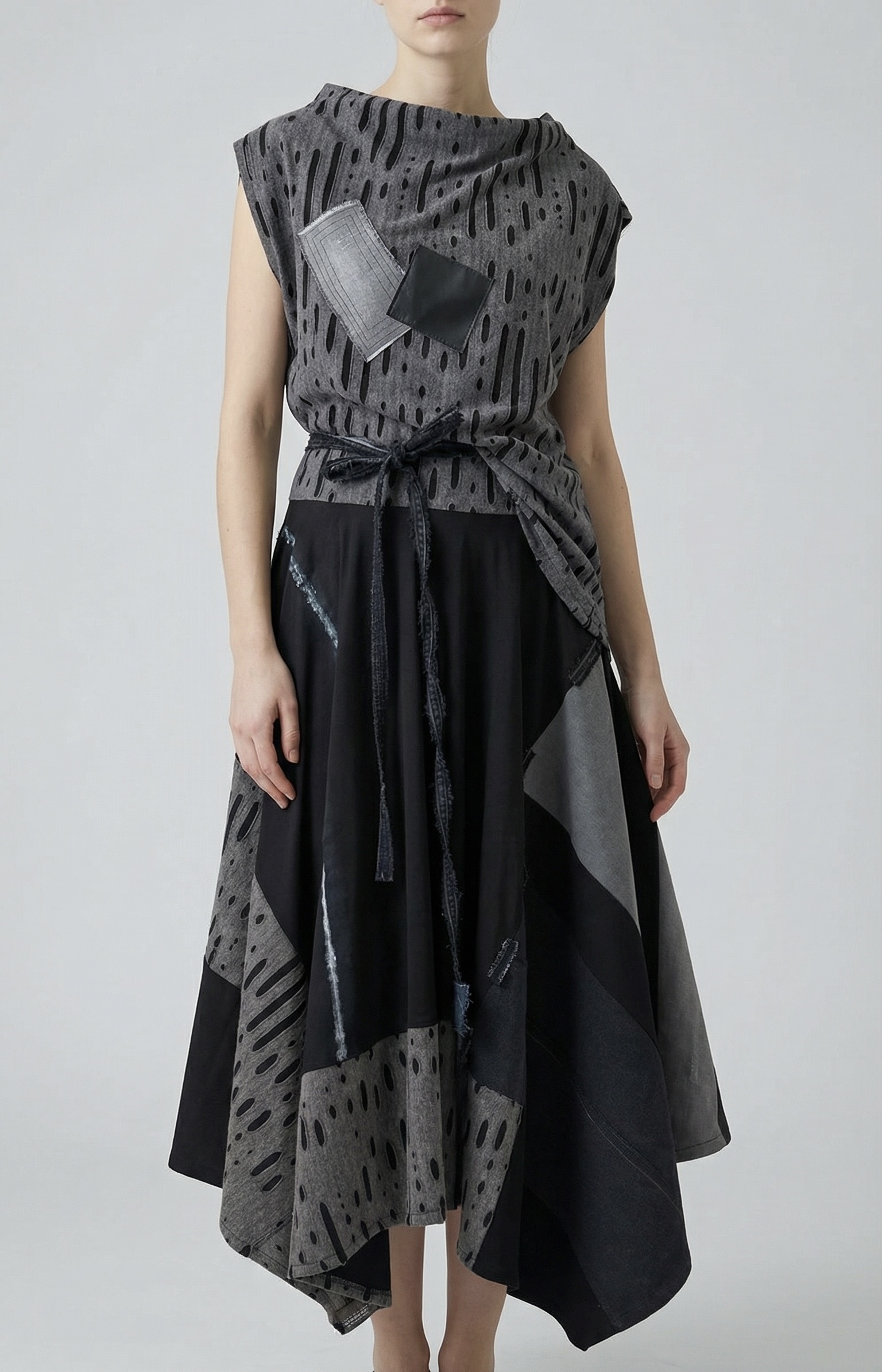 Suknja VESNA s traper aplikacijama