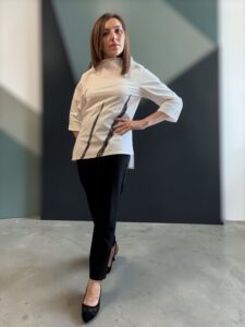 dizajnerska ivory košulja 3/4 rukavi minimalistički stil