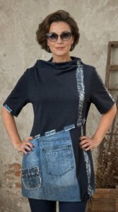 unikatna dizajnerska tunika URBAN REBEL s patchwork traper detaljima i urbanim stilom
