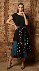FUSION X crna patchwork haljina s traper detaljima i remenom sa šarenim točkicama hrvatskog modnog brenda Kuky Design